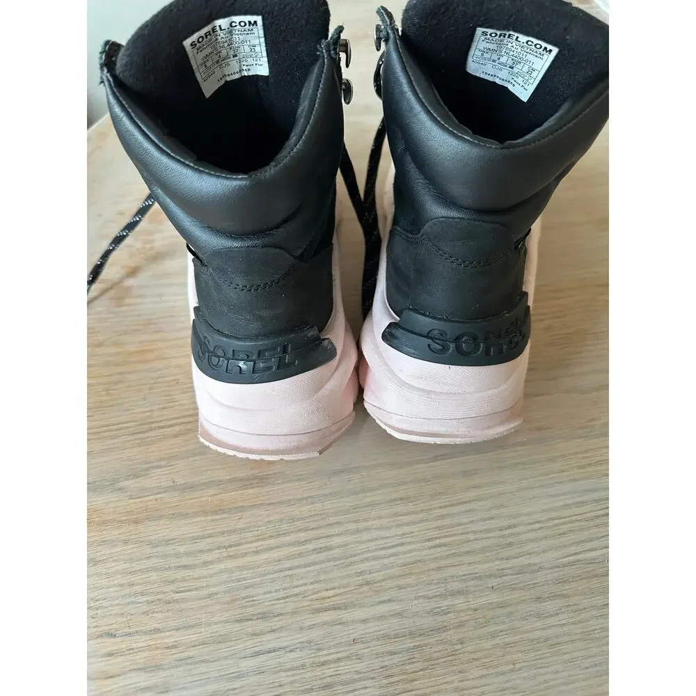 Sorel Kinetic Breakthru Conquest Boots Womens Size 6 Black Pink
